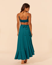 Carregar imagem no visualizador da galeria, Model Back: Lua Morena Beach Skirt Tapajos Pareo Babado