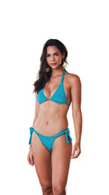 Charger l'image dans la galerie, Model Front: Lua Morena Bottom Bottom Alongado Ilhos Caninde