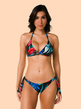 Carregar imagem no visualizador da galeria, Model Front: Lua Morena Top Top Luau Triangulo