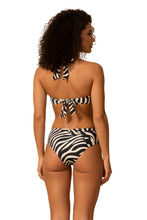 Carregar imagem no visualizador da galeria, Model Back: Lua Morena Set Set Brisa-Da-Noite Bandeau-Ziper Calecon