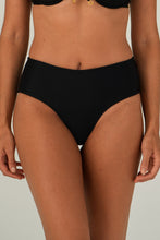 Charger l'image dans la galerie, Gallery: Lua Morena Bottom Bottom Preto Hot-Pants-Dobrado
