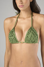 Load image into Gallery viewer, Image 05: Lua Morena Top Top Aroeira Triangulo-Macrame