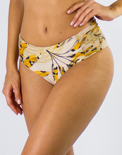 Load image into Gallery viewer, Gallery: Lua Morena Bottom Bottom Faixa Drapeada Lm Palha
