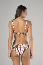 Charger l'image dans la galerie, Model Back: Lua Morena Bottom Bottom Folha-Do-Acai Drapeada