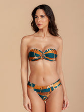 Load image into Gallery viewer, Model Front: Lua Morena Set Metal Santarem