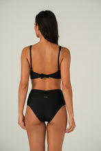 Load image into Gallery viewer, Model Back: Lua Morena Top Top Preto Meia-Taca-Sus