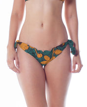 Charger l'image dans la galerie, Model Front: Lua Morena Bottom Bottom Lua Ripple Rendeira