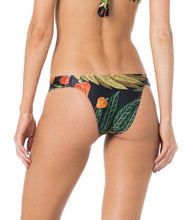 Load image into Gallery viewer, Image 04: Lua Morena Bottom Bottom Turbinado Drapeada Fina Caju