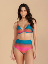 Load image into Gallery viewer, Model Front: Lua Morena Set Cinta Saire