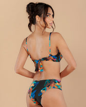 Load image into Gallery viewer, Image 04: Lua Morena Set Drapeada Larga Brinco Preto