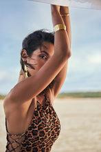 Carregar imagem no visualizador da galeria, Image 04: Lua Morena One-Piece Lateral Trancada Onca Plush