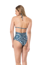 Load image into Gallery viewer, Model Back: Lua Morena One-Piece Maio Frente Regulagem Renda