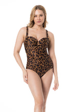 Load image into Gallery viewer, Model Front: Lua Morena One-Piece Maio Meia-Taca Onca