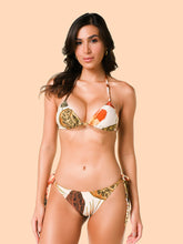 Load image into Gallery viewer, Model Front: Lua Morena Top Top Brisa-Tropical Cortininha