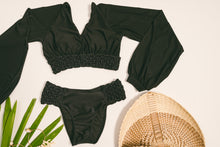 Load image into Gallery viewer, Image 06: Lua Morena Top Top Bufante Macrame Preto