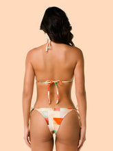 Load image into Gallery viewer, Model Back: Lua Morena Top Top Cubismo-Abstrato Cortininha
