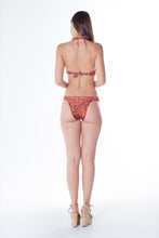 Load image into Gallery viewer, Model Back: Lua Morena Top Top Drape Turbinado Jaguar