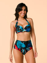 Load image into Gallery viewer, Model Front: Lua Morena Top Top Luau Meia-Taca-Sustencao