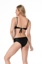 Load image into Gallery viewer, Model Back: Lua Morena Top Top No Drapeada Media Liso Preto