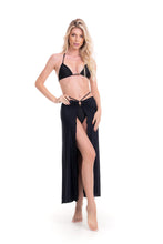 Carregar imagem no visualizador da galeria, Model Front: Lua Morena Maxi Dresses Multiformas Argola Uv Liso Preto
