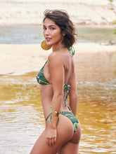 Load image into Gallery viewer, Model Back: Lua Morena Set Iguais Vitoria Regia
