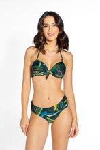 Load image into Gallery viewer, Model Front: Lua Morena Top Top Mt Drapeada Crisalida
