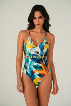 Load image into Gallery viewer, Model Front: Lua Morena One-Piece Maio Compressao Tangara
