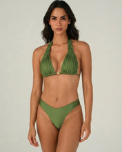 Charger l'image dans la galerie, Model Front: Lua Morena Top Top Aroeira Triangulo-Alongado-Macrame
