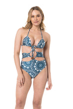 Load image into Gallery viewer, Model Front: Lua Morena One-Piece Maio Frente Regulagem Renda
