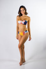 Load image into Gallery viewer, Model Front: Lua Morena Bottom Bottom Tq Caia Zipper Modernismo
