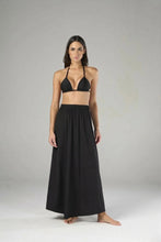 Carregar imagem no visualizador da galeria, Model Front: Lua Morena Beach Skirt Preto Pareo Skirt Babado
