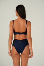 Load image into Gallery viewer, Model Back: Lua Morena Top Top Rio-Preto Meia-Taca-Sus
