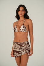 Carregar imagem no visualizador da galeria, Model Front: Lua Morena Beach Skirt Folha-Do-Acai Saia Tule
