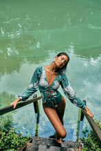 Load image into Gallery viewer, Image 05: Lua Morena One-Piece Maio Manga Uv Folha Turquesa
