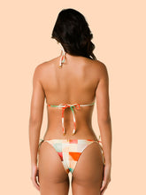 Load image into Gallery viewer, Model Back: Lua Morena Set Set Cubismo-Abstrato Cortininha Rolote-Fc-Iguais

