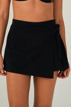 Charger l'image dans la galerie, Gallery: Lua Morena Beach Short Preto Shorts Skirt
