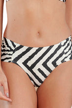 Charger l'image dans la galerie, Gallery: Lua Morena Bottom Bottom Drapeada Larga Sangueira
