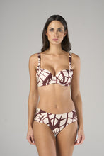 Charger l'image dans la galerie, Model Front: Lua Morena Bottom Bottom Folha-Do-Acai Drapeada
