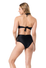 Load image into Gallery viewer, Model Back: Lua Morena Bottom Bottom Pants Macrame Liso Preto
