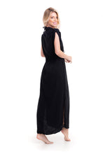 Load image into Gallery viewer, Model Back: Lua Morena Shirtdress Long Shirtdress Liso Preto
