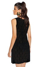 Carregar imagem no visualizador da galeria, Model Back: Lua Morena Beach Skirt Vestido Regata Tricot Liso Preto
