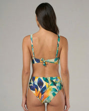 Load image into Gallery viewer, Model Back: Lua Morena Bottom Bottom Tangara Hot-Pants-Dobrado
