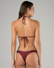 Load image into Gallery viewer, Model Back: Lua Morena Top Top Acai Triangulo-Macrame
