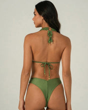Charger l'image dans la galerie, Model Back: Lua Morena Top Top Aroeira Triangulo-Alongado-Macrame
