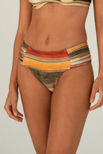 Charger l'image dans la galerie, Gallery: Lua Morena Bottom Bottom Tramas-Do-Cerrado Drapeada
