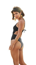 Charger l'image dans la galerie, Model Back: Lua Morena One-Piece Compressao Macrame Liso Preto
