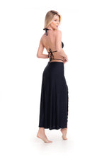 Carregar imagem no visualizador da galeria, Model Back: Lua Morena Maxi Dresses Multiformas Argola Uv Liso Preto
