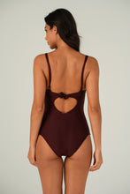 Load image into Gallery viewer, Model Back: Lua Morena One-Piece Maio Acai Meia-Taca-Sus
