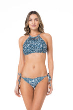Carregar imagem no visualizador da galeria, Model Front: Lua Morena Top Top Dobrado Macrame Renda
