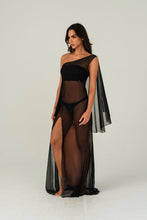 Carregar imagem no visualizador da galeria, Model Front: Lua Morena Maxi Dresses Preto Transparent Dress
